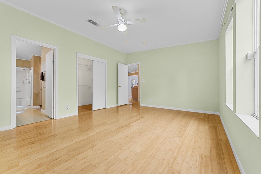 Welcome to this charming 3-bedroom, 2-bathroom waterfront home - photo 20