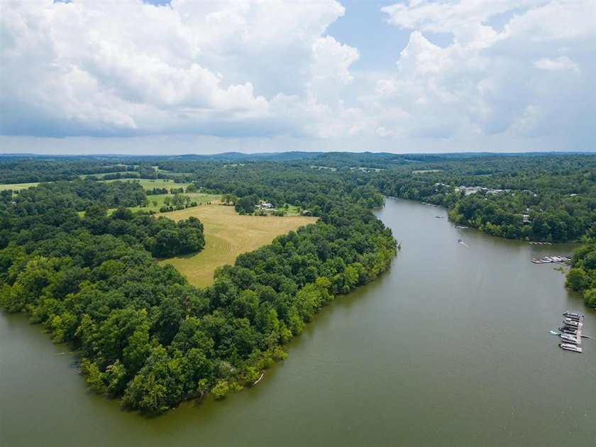Welcome to lake life at Rough River Lake! This fully furnished - photo 26