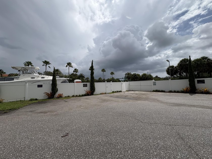 Welcome to this charming 3-bedroom, 2-bathroom waterfront home - photo 34