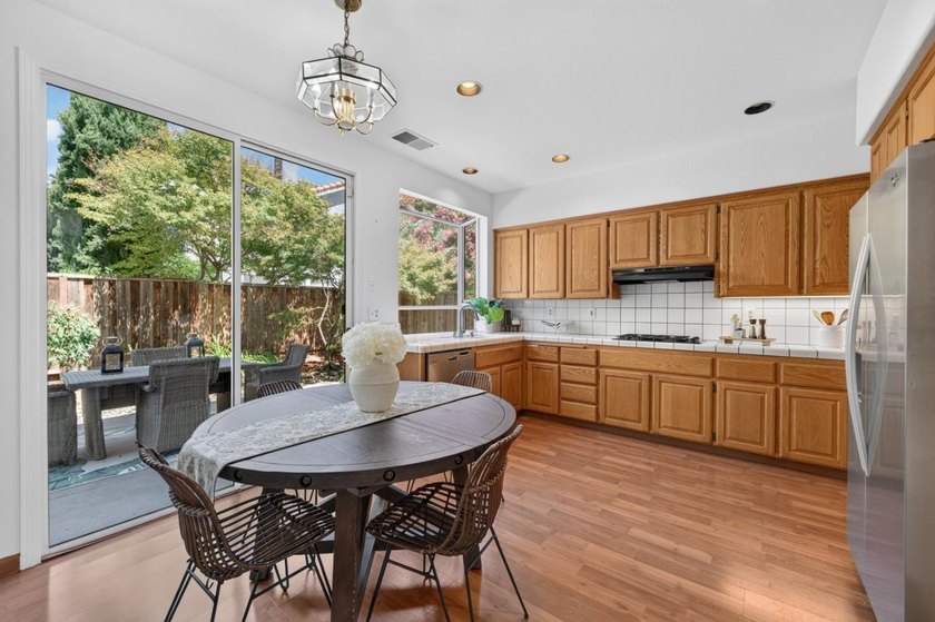 Welcome to 1418 De Falco Way, a beautifully refreshed 5-bedroom - photo 18