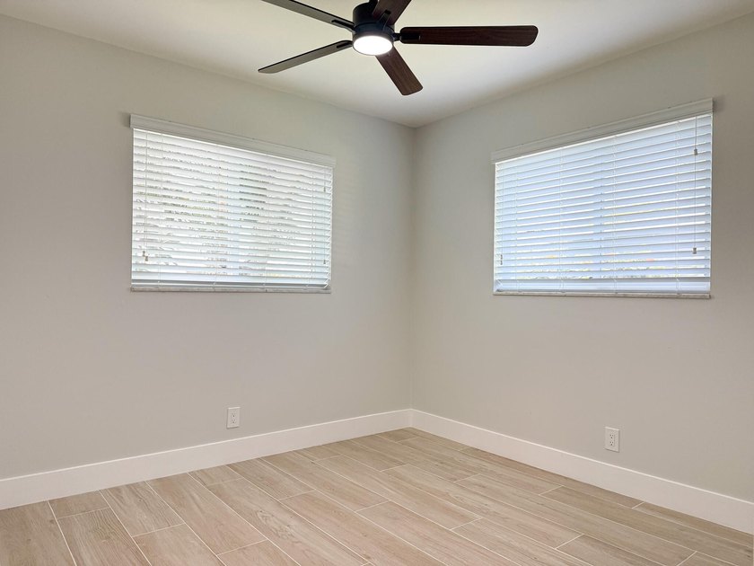 Beautifully updated 3-bedroom, 1-bathroom home in Lake Worth - photo 8