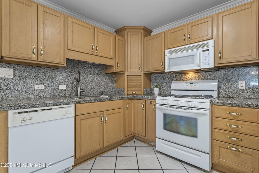 Own your own piece of paradise near the beach! This spacious - photo 15