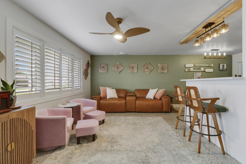 Completely remodeled 3-bedroom, 2-bath home in North Palm Beach! - photo 7