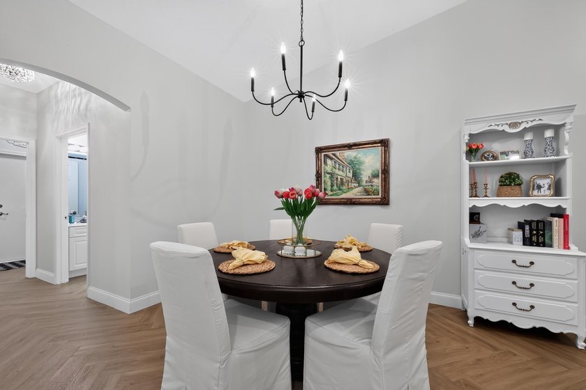 Charming Villa in Andros Isles, Provides 2-Bedrooms and 2-Full - photo 7