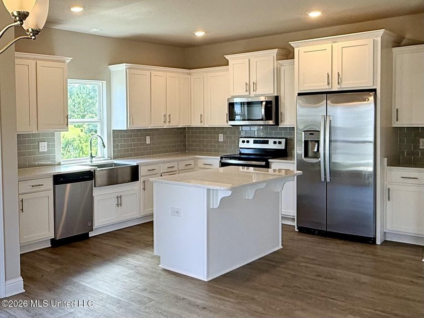 Discover the perfect blend of comfort and coastal charm in this - photo 7