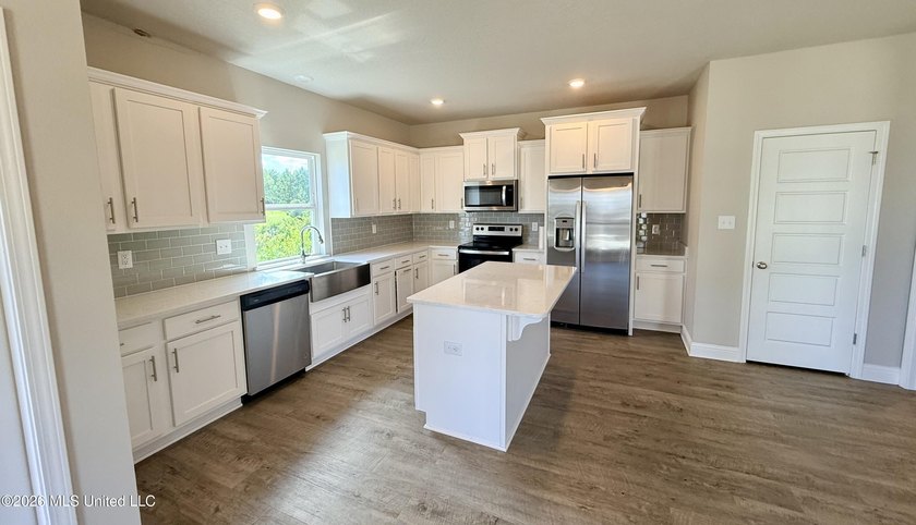 Discover the perfect blend of comfort and coastal charm in this - photo 8