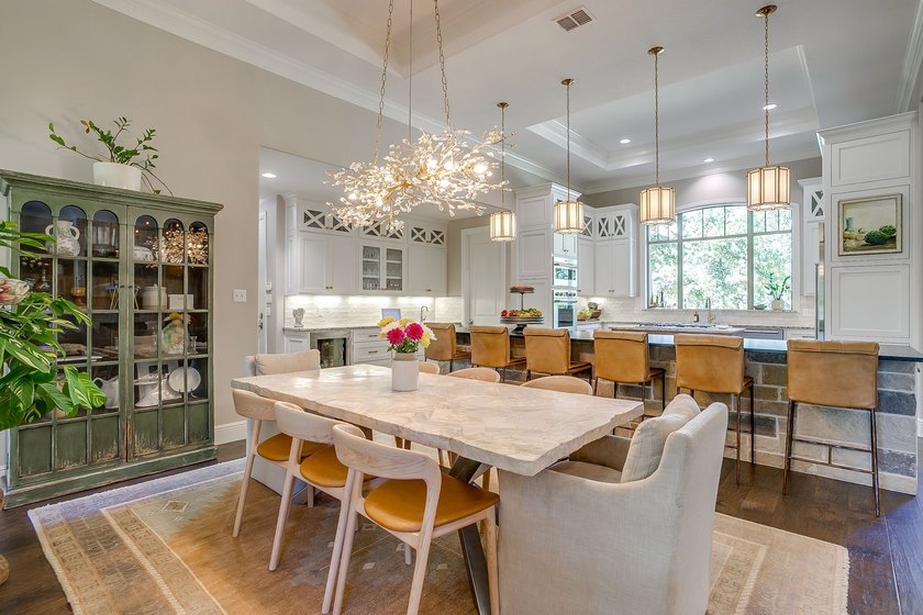 THERE'S NO PLACE LIKE THIS HOME. This is the property where - photo 11