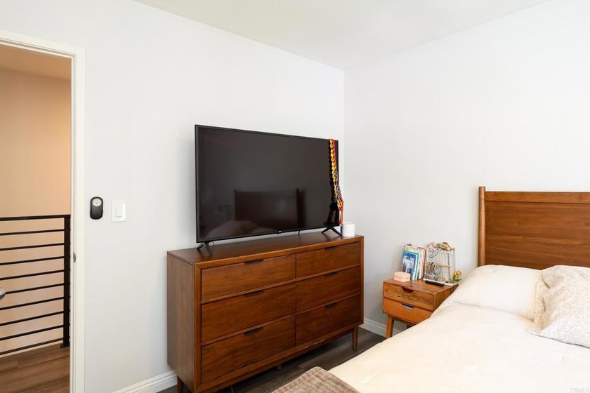 Charming two bedroom, one bathroom condo perfectly positioned in - photo 14