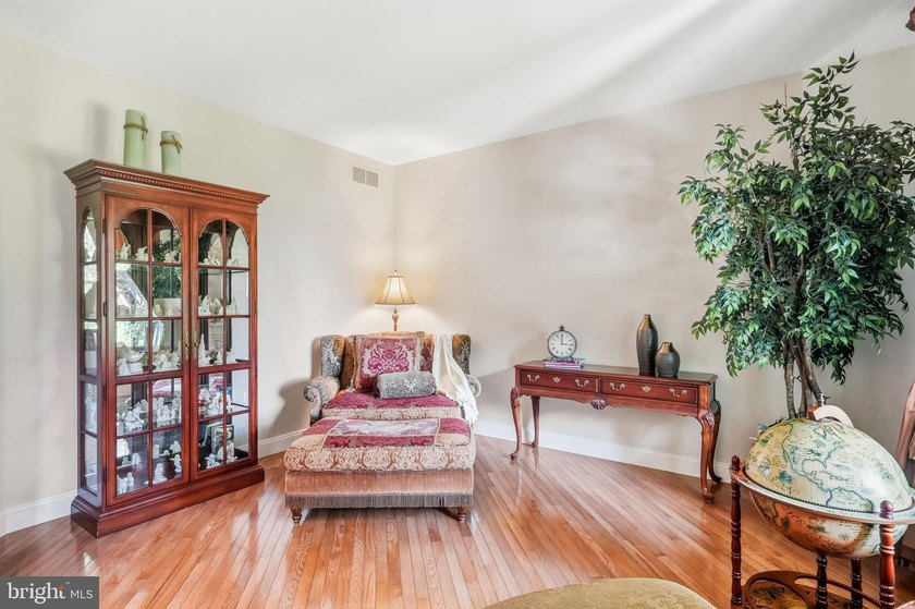 Welcome to 25 Foxtail Court, an extraordinary custom-built - photo 21