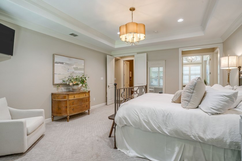 THERE'S NO PLACE LIKE THIS HOME. This is the property where - photo 22