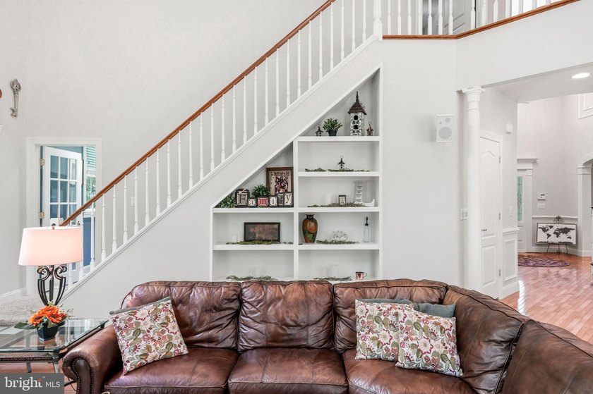 Welcome to 25 Foxtail Court, an extraordinary custom-built - photo 30