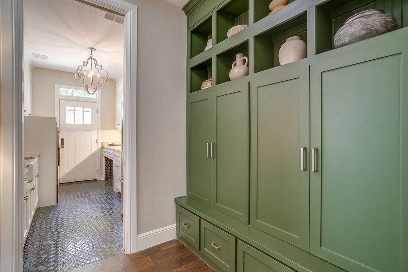 THERE'S NO PLACE LIKE THIS HOME. This is the property where - photo 31