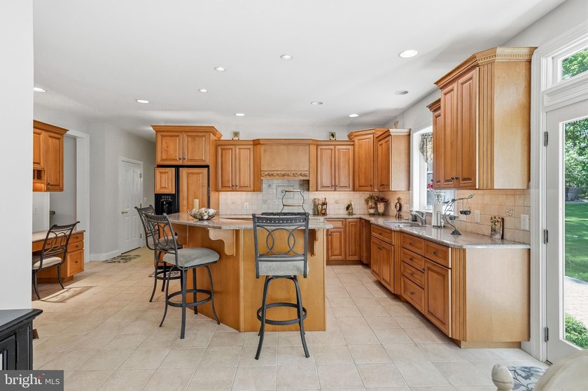 Welcome to 25 Foxtail Court, an extraordinary custom-built - photo 37