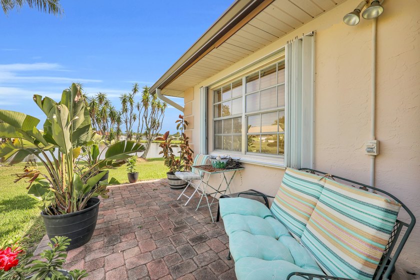 Welcome to the sought-after 55+ community of Palm Grove in Fort - photo 8
