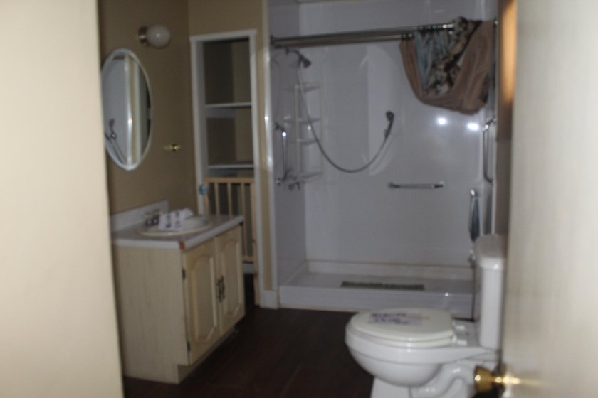 Great property , sound bones, lots of new windows, 10 room house - photo 9