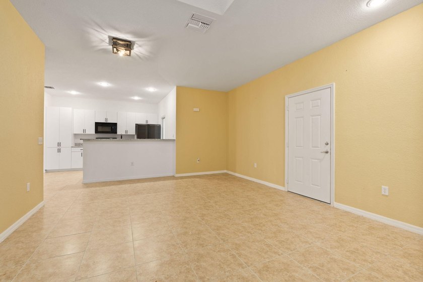 This home is move in ready, conveniently located to the beaches - photo 9