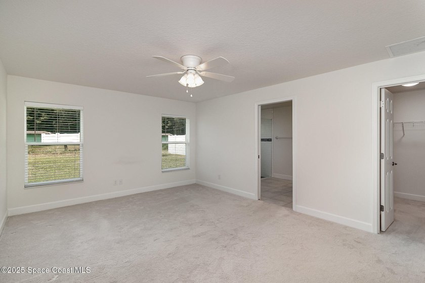 Practically NEW and MOVE IN READY NOW, this 4 BEDROOM, 2 Bath, 2 - photo 11