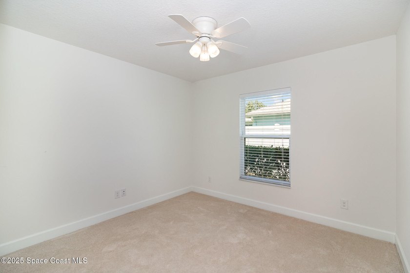 Practically NEW and MOVE IN READY NOW, this 4 BEDROOM, 2 Bath, 2 - photo 16