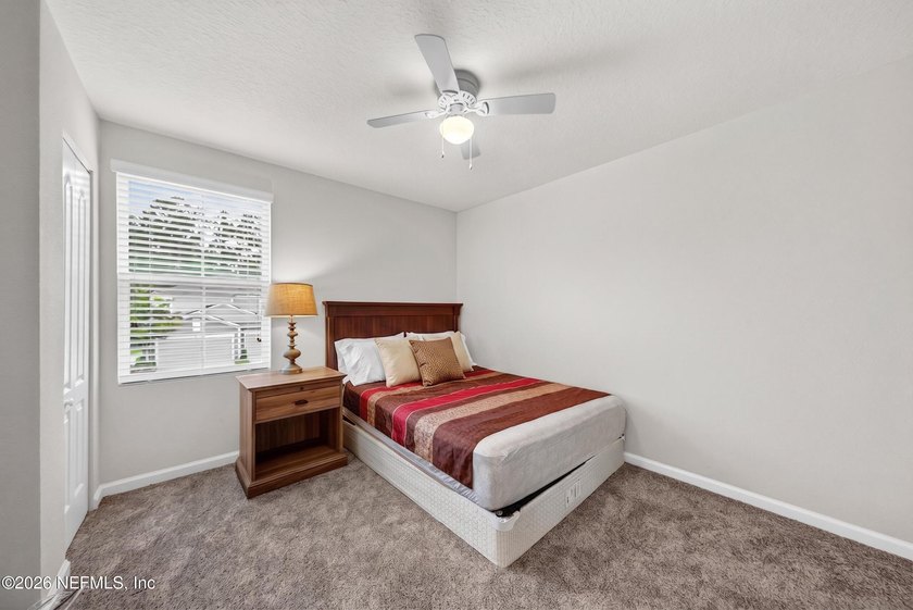 Welcome to this beautifully maintained 3-bedroom, 3-bathroom - photo 23