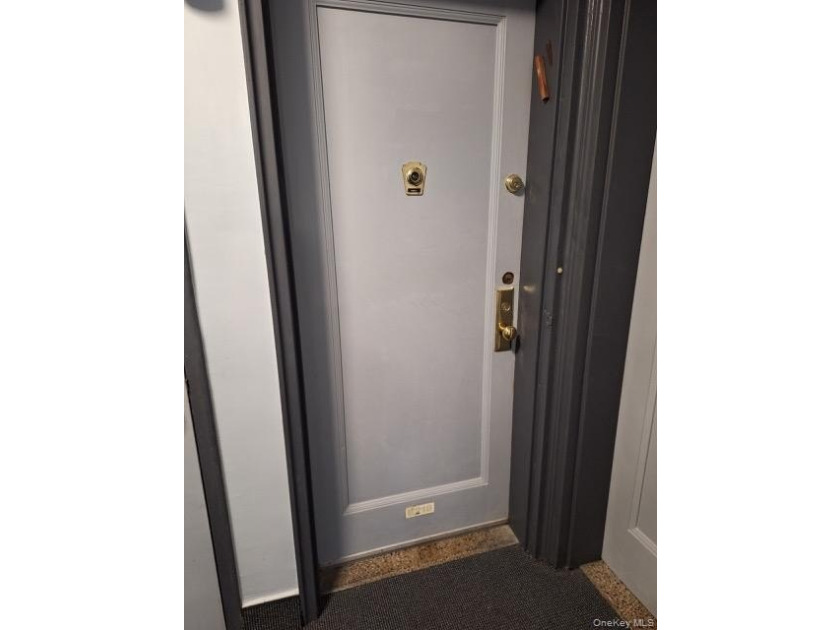 Very nice two bedroom, one bath apartment in co-op building - photo 5