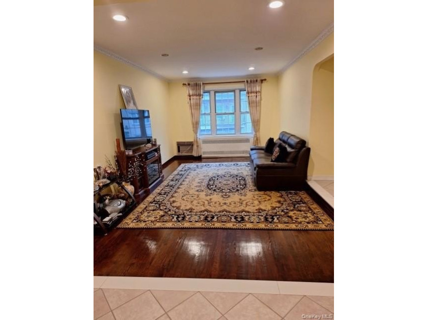 Very nice two bedroom, one bath apartment in co-op building - photo 7