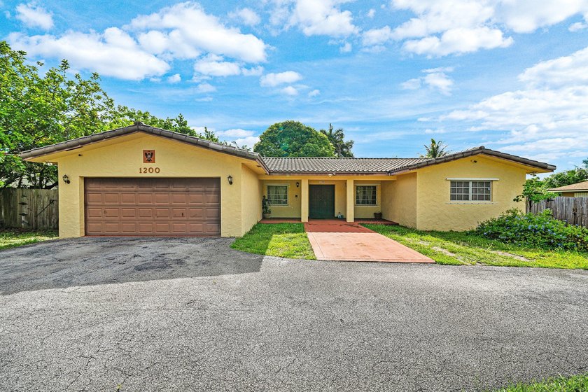 Prime East Boca opportunity! This 6 bedroom, 4 bath pool home - photo 5