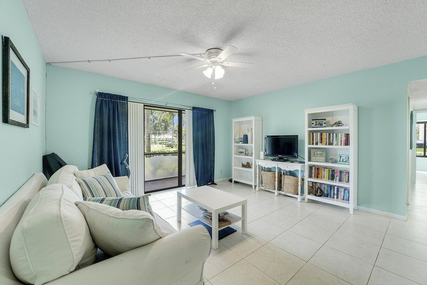 This inviting first-floor condo in West Palm Beach offers - photo 6