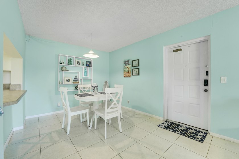 This inviting first-floor condo in West Palm Beach offers - photo 8