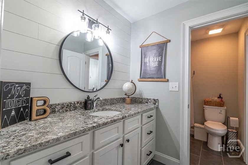 Welcome home to this stunning Oconee County retreat, perfectly - photo 33