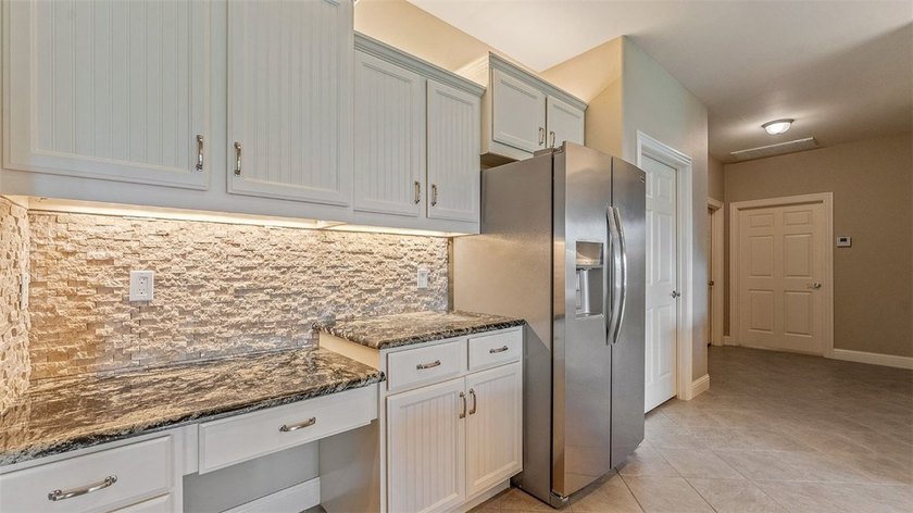 Welcome home to this beautifully maintained, single-owner home - photo 8