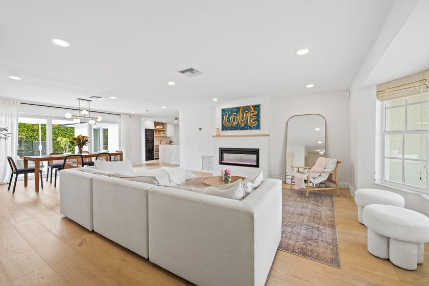 Nestled in Bermuda Riviera, this updated one-story residence - photo 5