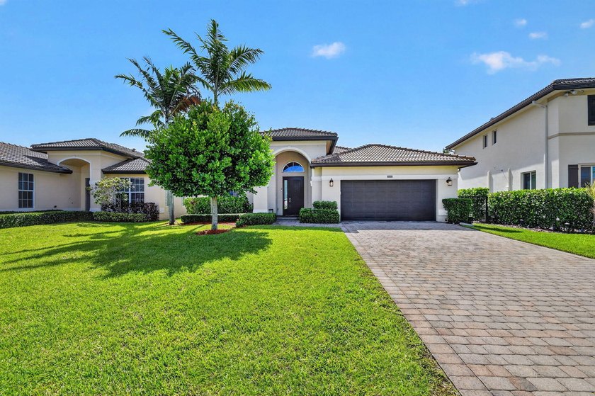 Discover the perfect blend of luxury, privacy, and - photo 3