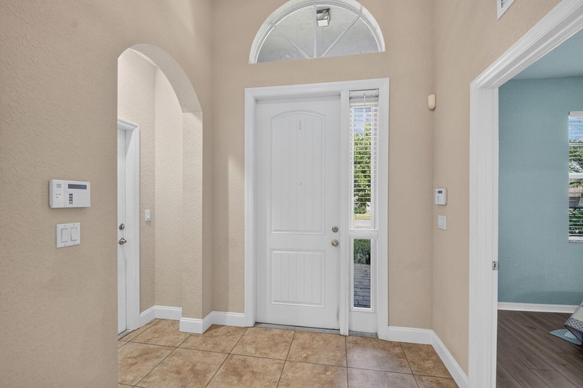 Discover the perfect blend of luxury, privacy, and - photo 6
