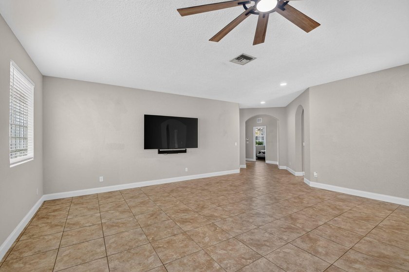 Discover the perfect blend of luxury, privacy, and - photo 9
