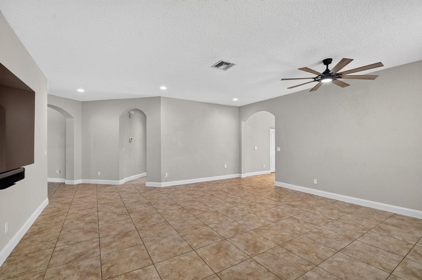 Discover the perfect blend of luxury, privacy, and - photo 10
