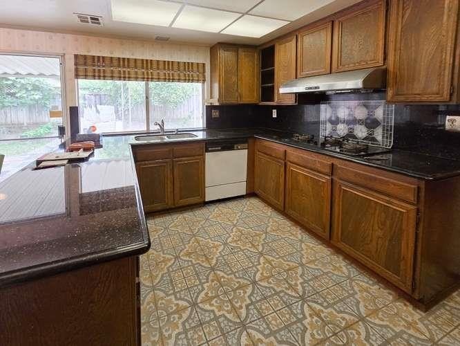 Rare value-add opportunity in coveted Willow Glen! Investors - photo 6
