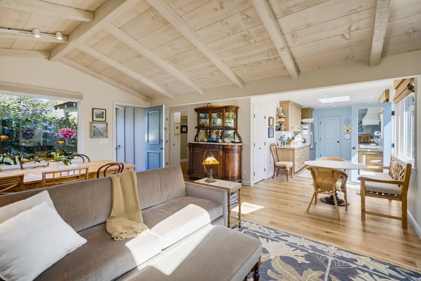 A delightful find in one of MPCC's most coveted neighborhoods - photo 9