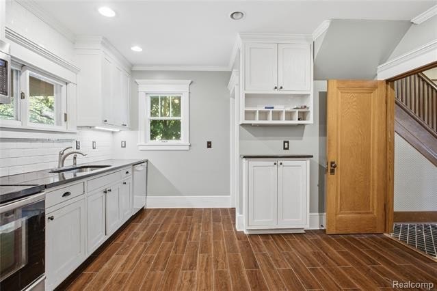 Welcome home to this charming historical Colonial, ideally - photo 7