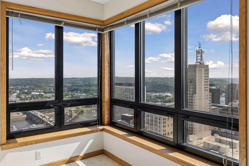 Perched on the 38th floor of Airye Tower, this spacious - photo 14
