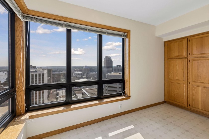 Perched on the 38th floor of Airye Tower, this spacious - photo 17