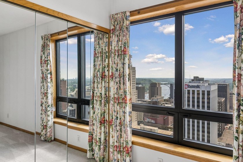 Perched on the 38th floor of Airye Tower, this spacious - photo 21