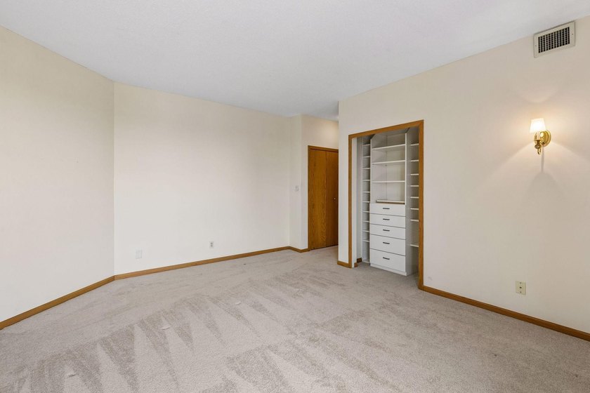 Perched on the 38th floor of Airye Tower, this spacious - photo 25