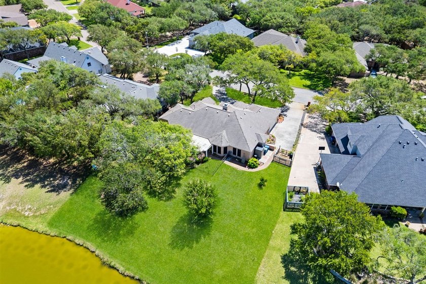 COUNTRY CLUB LIVING WITH A VIEW! Located in Rockport Country - photo 36
