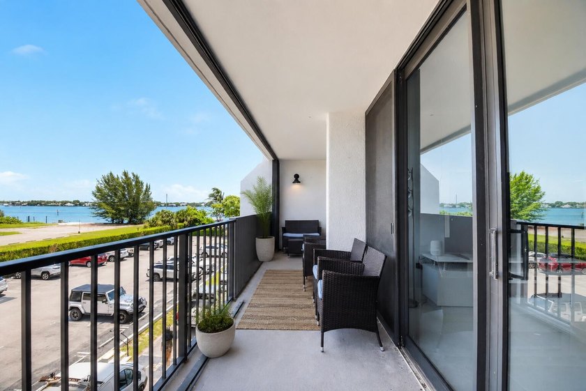 Experience the best of Florida waterfront living in this - photo 3