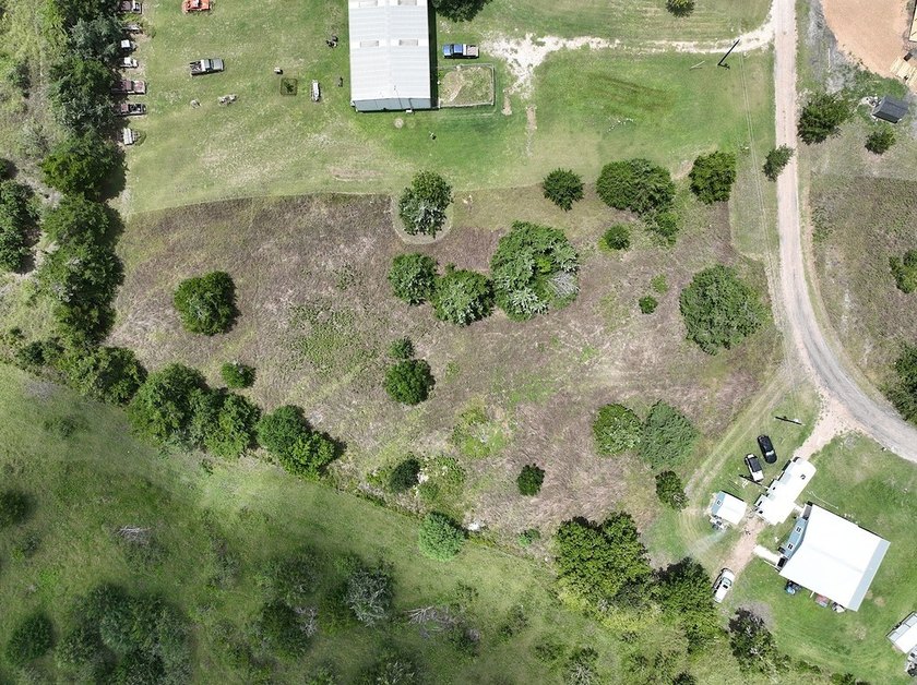 Unrestricted 1.10-Acre Lot Near Lake Somerville Just 3 miles - photo 4