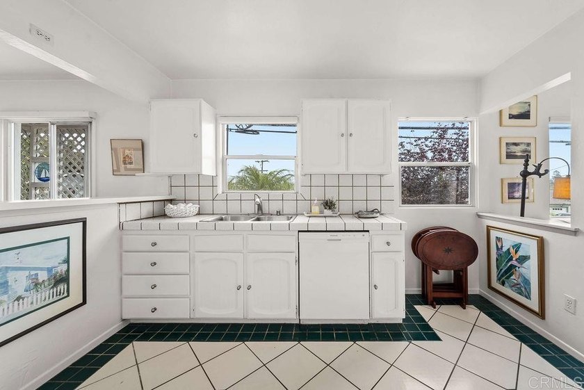 First time on the market in 50 years! Located in the desirable - photo 18