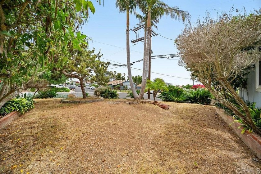 First time on the market in 50 years! Located in the desirable - photo 31