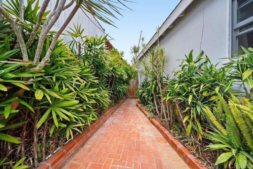 First time on the market in 50 years! Located in the desirable - photo 34