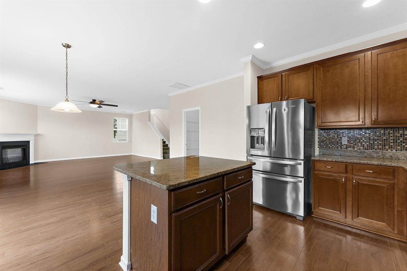 Welcome home to this beautiful 3,440 sq ft pond-front property - photo 23