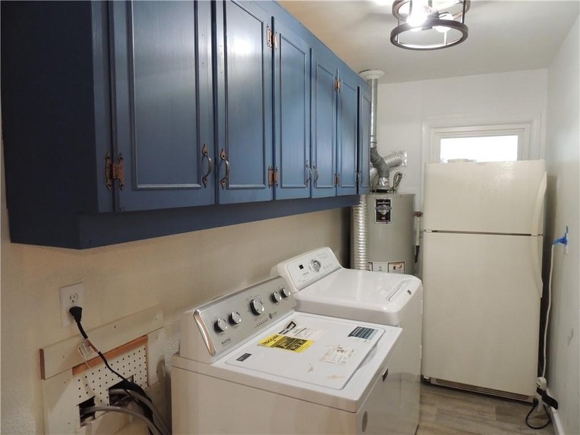 LOCATION LOCATION LOCATION! Incredible Convenience to Hot Green - photo 33